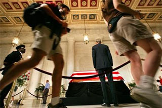 rehnquist_funeral_public.jpg
